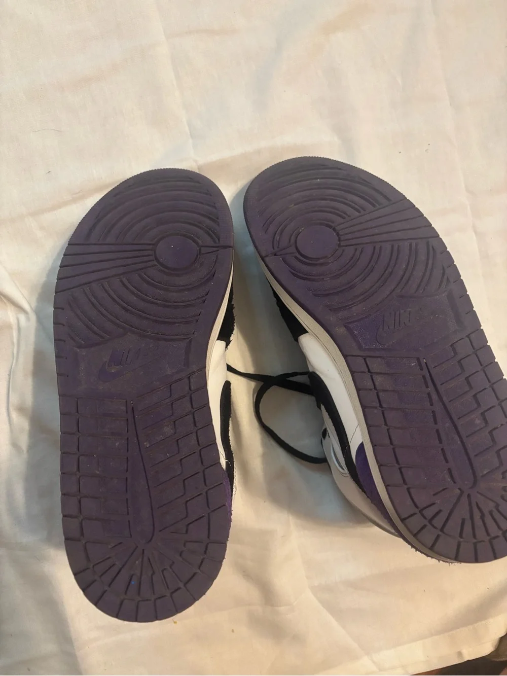 Air Jordan 1 Mid SE 'Varsity Purple
